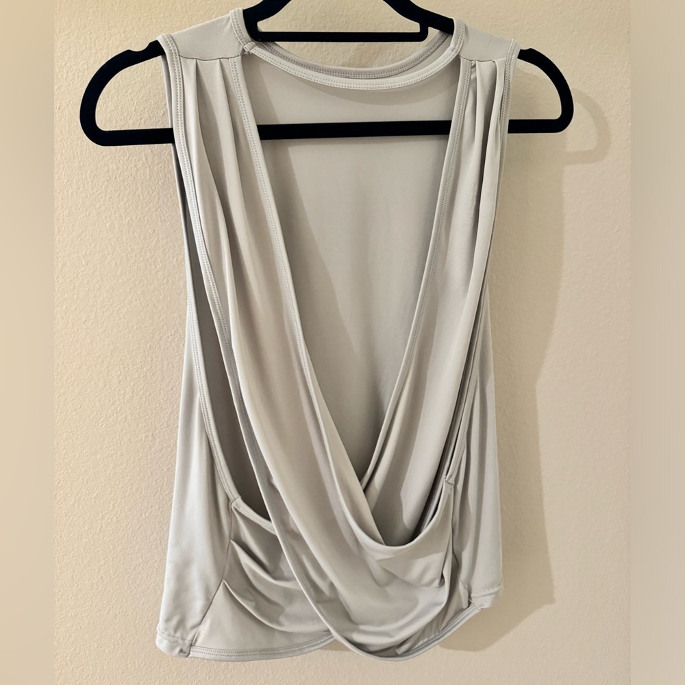 Backless Yoga Tee - Picture 2 of 6